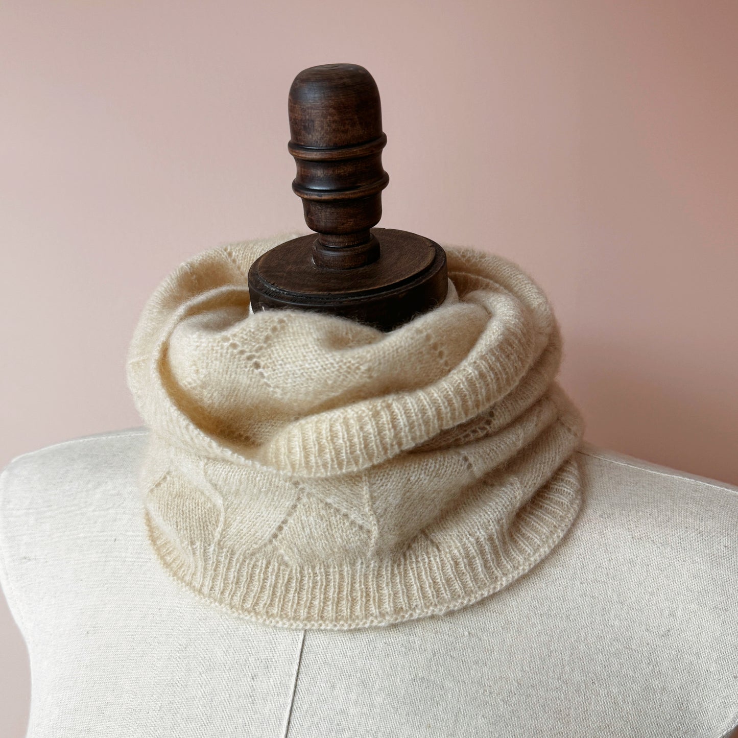 Cashmere lace neck warmer | Infinity Scarf | Cashmere accessories