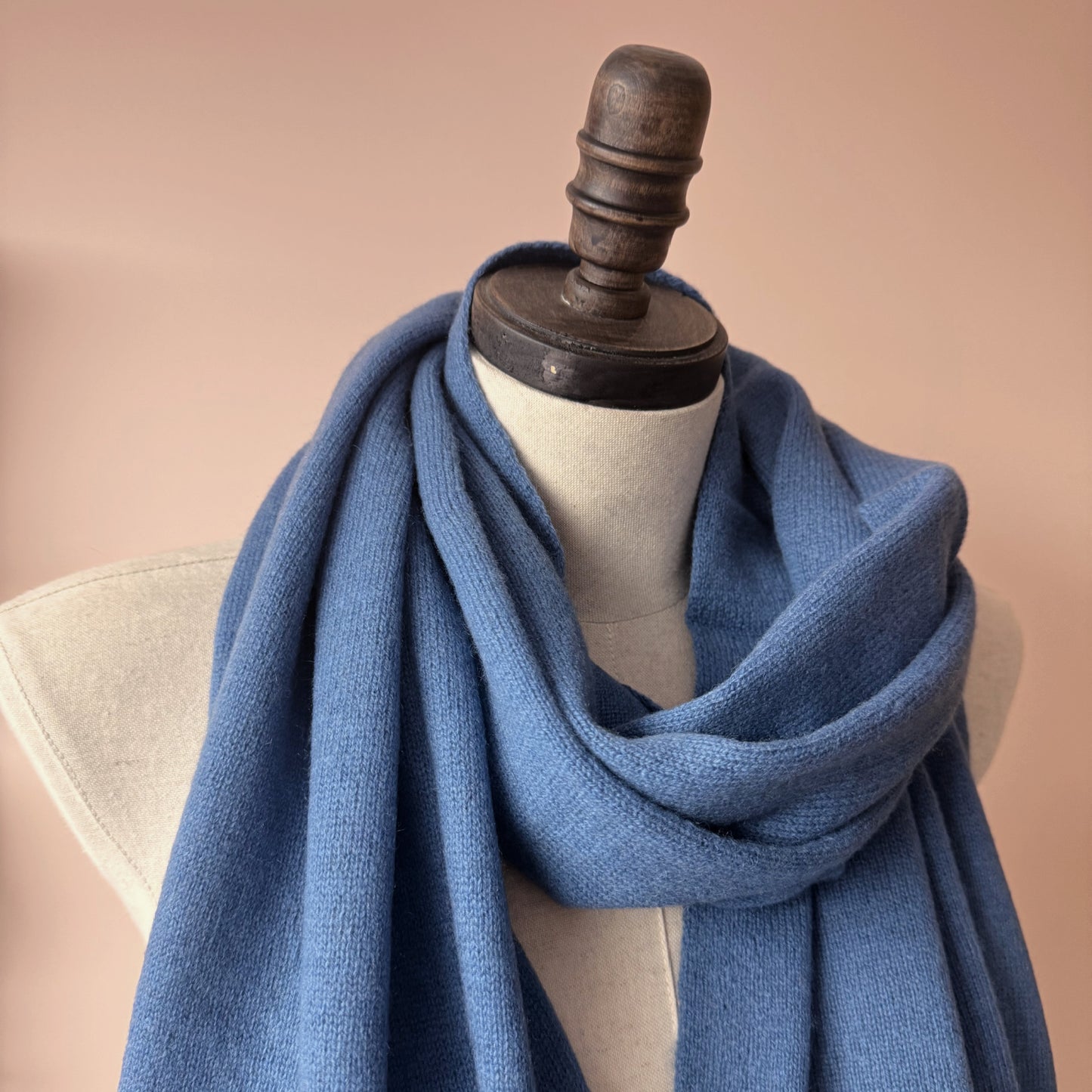 Blue Cashmere scarf | Cashmere scarves and wraps by Econica