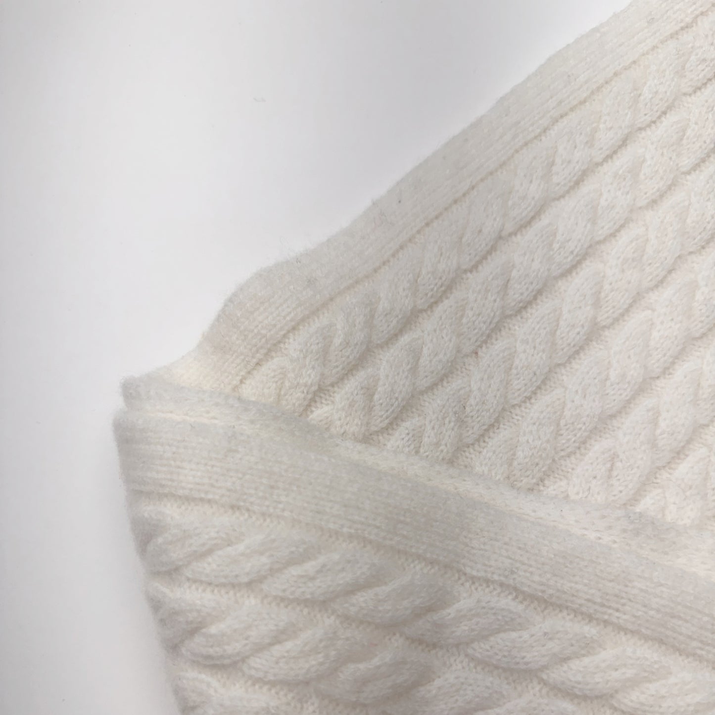 Cashmere cable knit skinny scarf | 5 Colors | Cashmere scarves and wraps by Econica