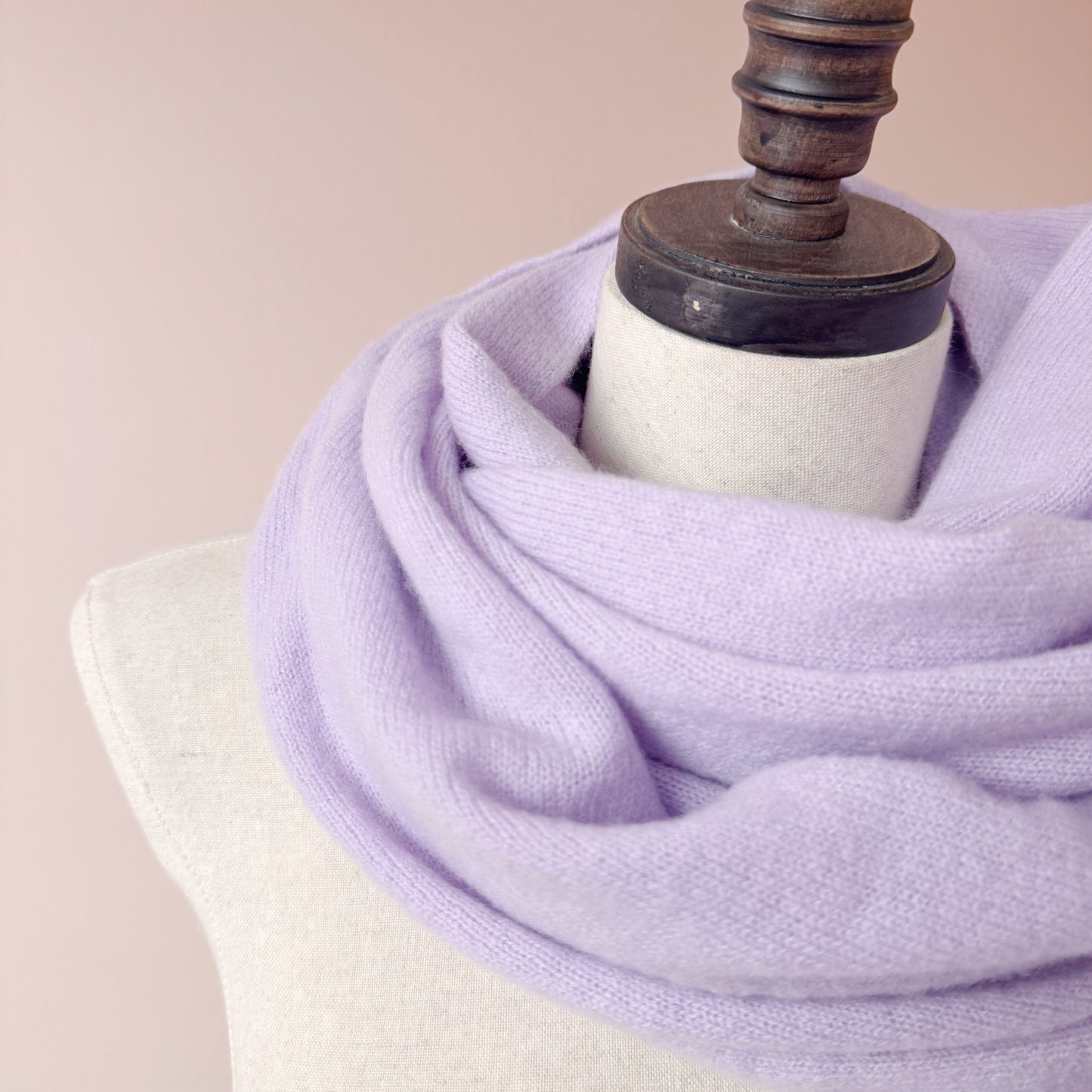 Lilac Cashmere scarf | Cashmere scarves and wraps by Econica