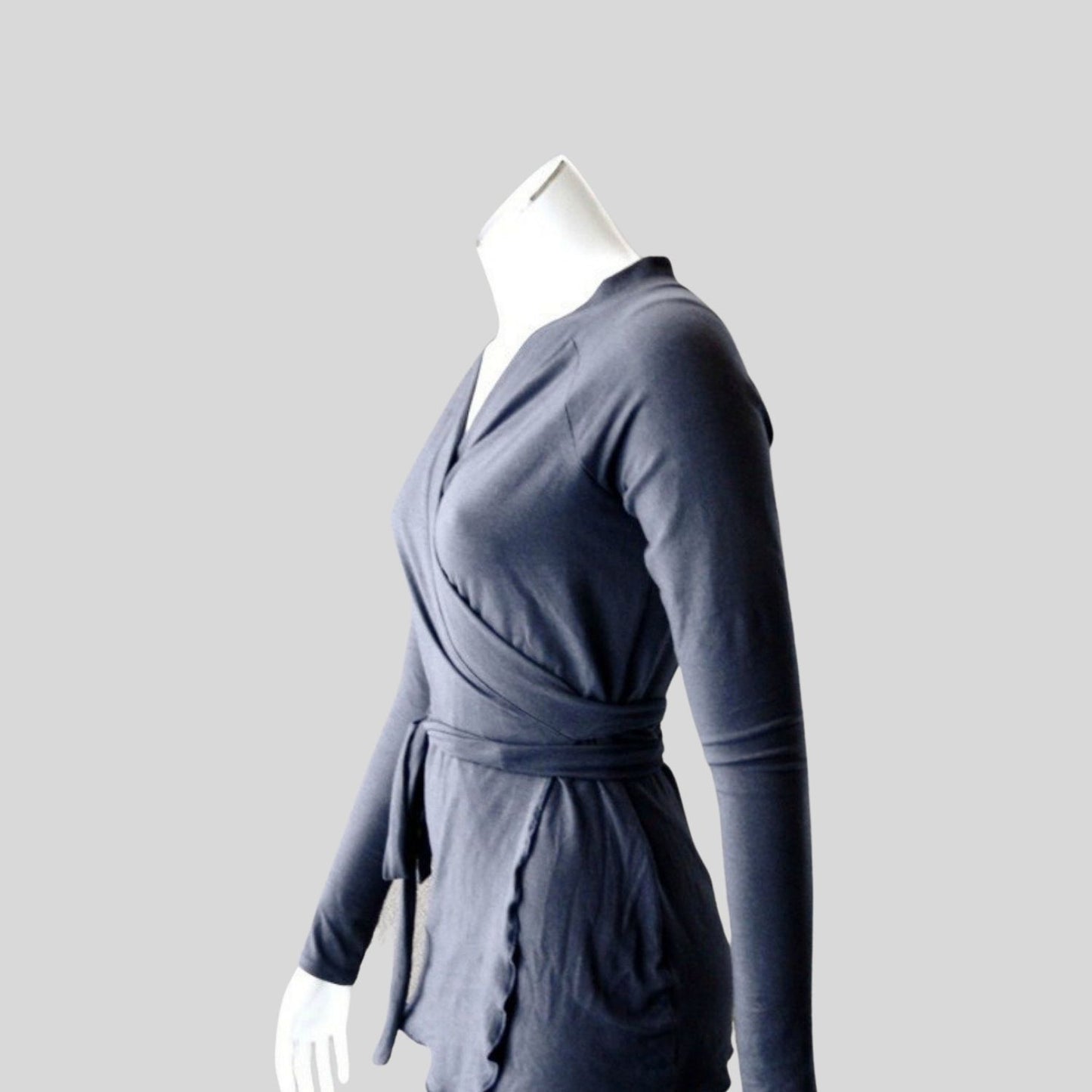 Women's wrap top shirt with fitted sleeves | Canadian made women's wrap tops and clothing | Made in Canada organic cotton, wool and linen clothes shop | Econica