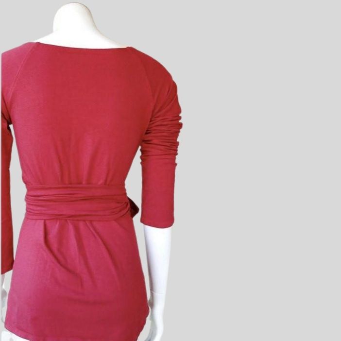 Dark red Organic cotton wrap top made in Canada | Shop women's summer clothing made with organic cotton, linen and wool | Econica