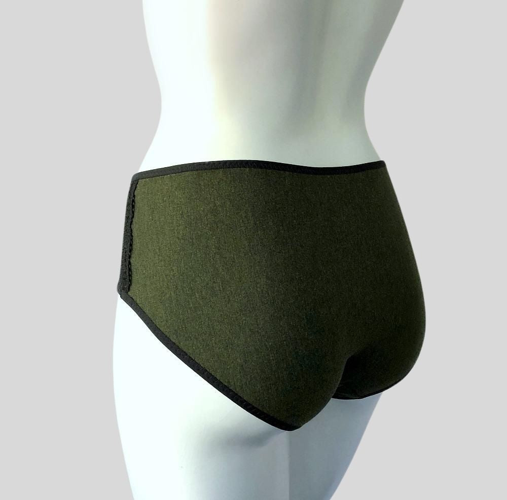 Green Scalloped lace cotton panties | Women's organic cotton panties set for women. Buy Canadian made lingerie | Shop organic women's underwear and bras from Canada | Made in Canada women's clothing and underwear | Econica