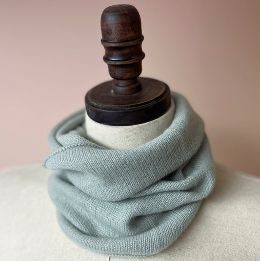 Cashmere knit snood | Cashmere winter accessories
