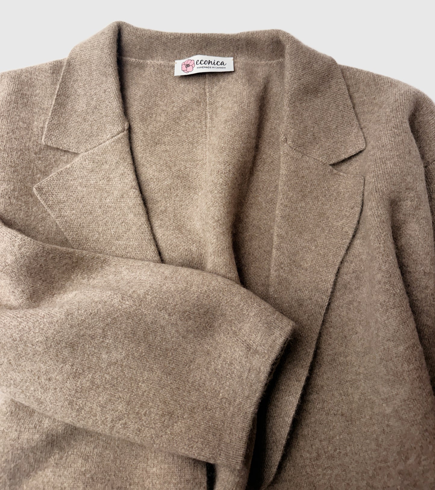 Long Cashmere Cardigan-style Jacket with pockets | Cashmere knitwear for women