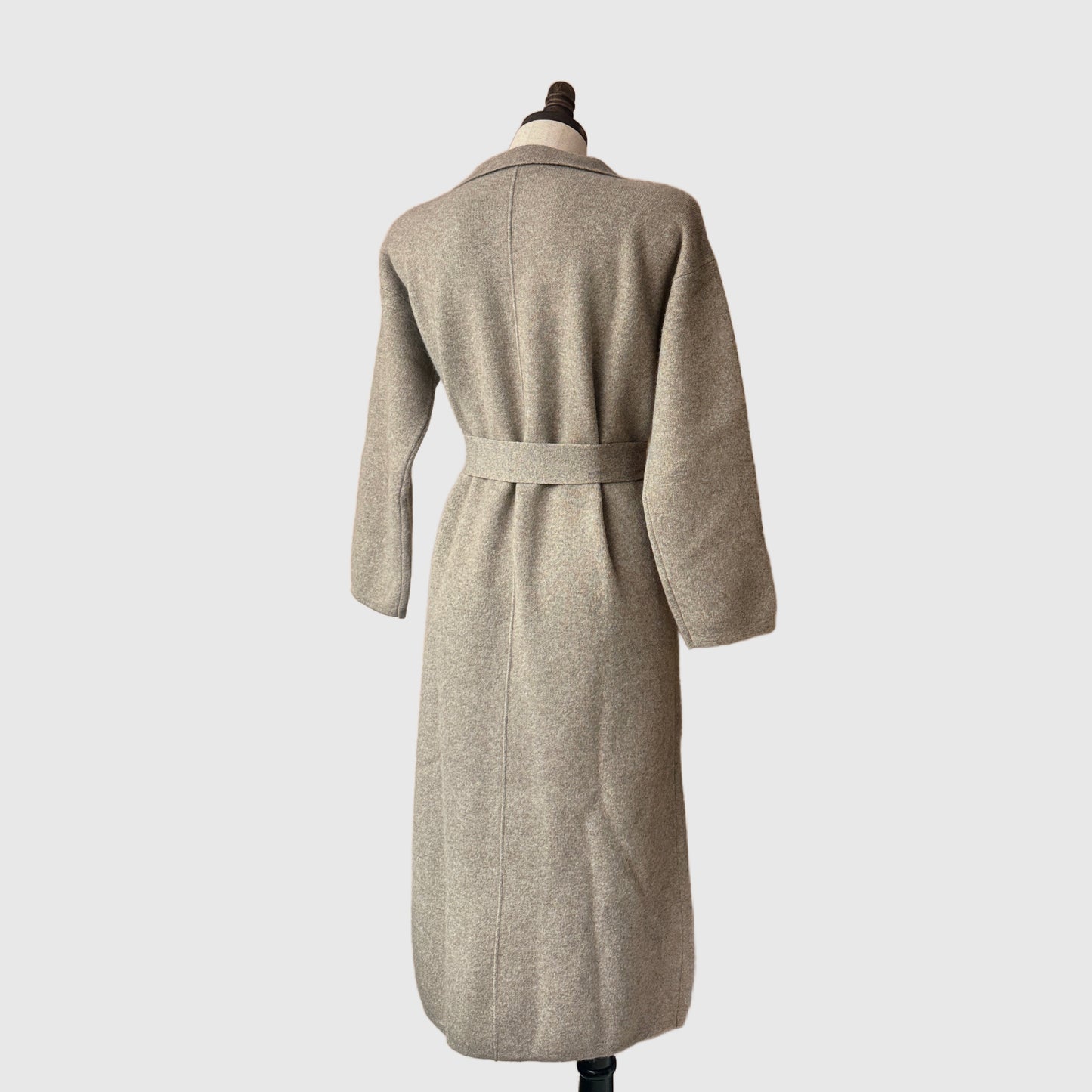 Long Cashmere Cardigan-style Jacket with pockets | Cashmere knitwear for women