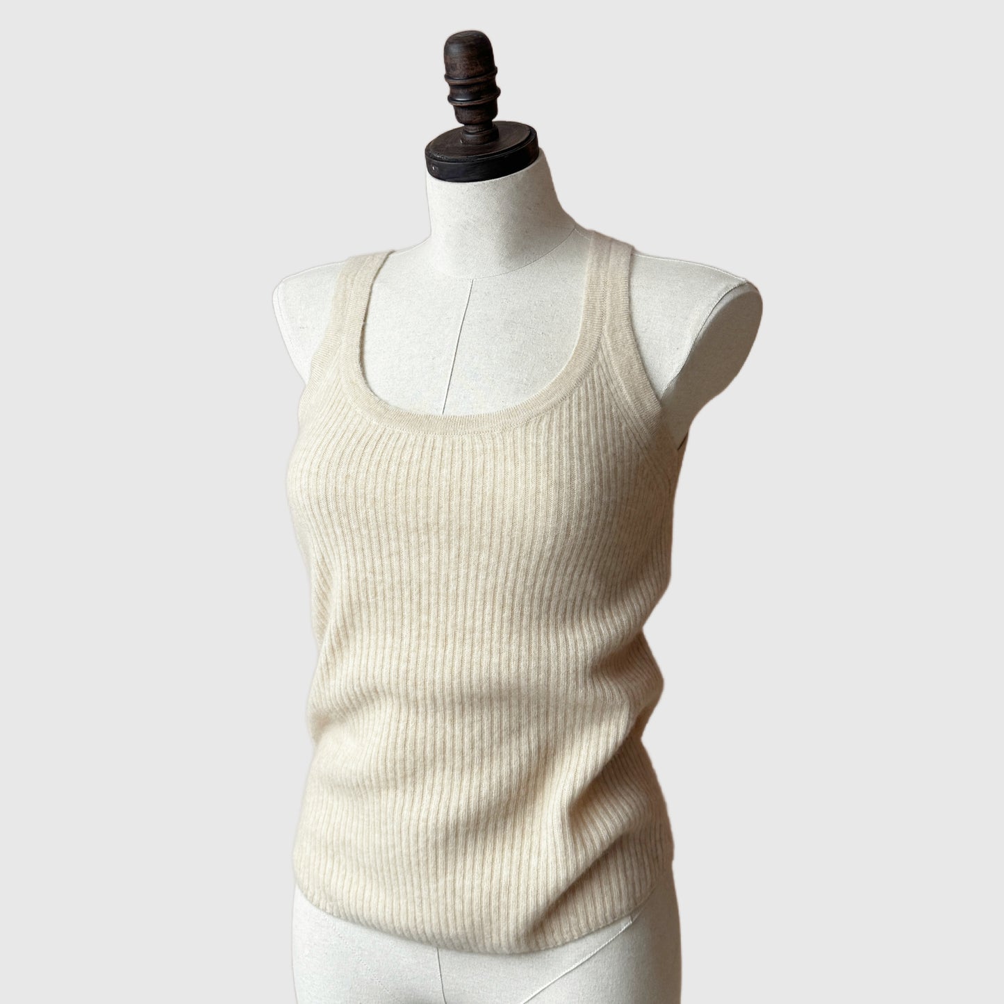 Cashmere tank top | Women’s cashmere knitwear