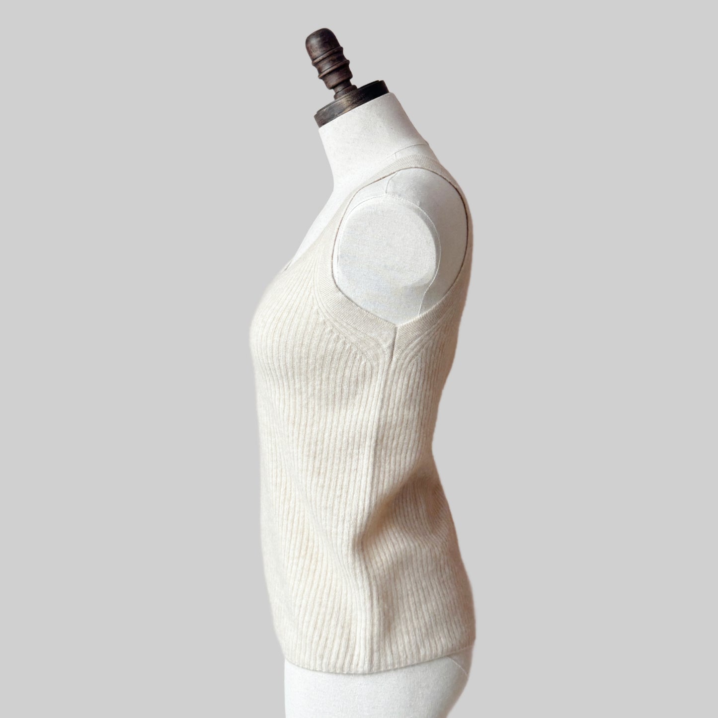 Cashmere tank top | Women’s cashmere knitwear