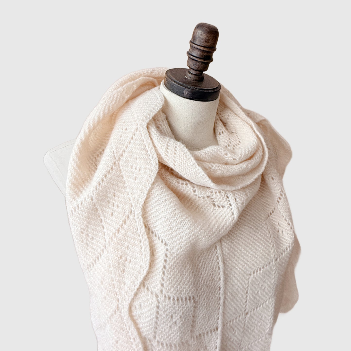 Hand knit Cashmere triangle shawl | Scalloped Edge Wrap | 5 Colors