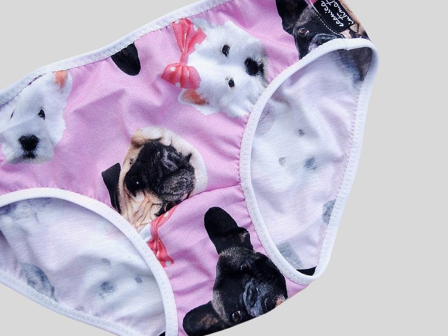 Low-cut underwear brief with dog print