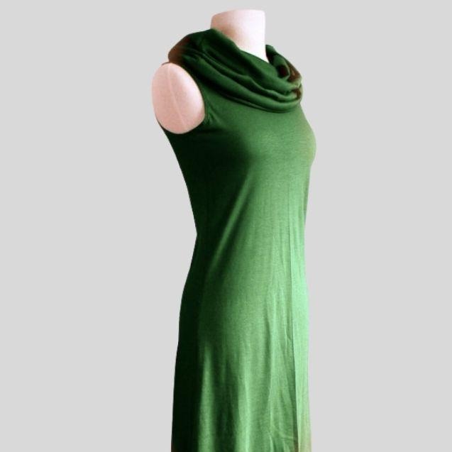 Sleeveless organic shift dress Canada | Shop organic women's dresses made in Canada | Econica 