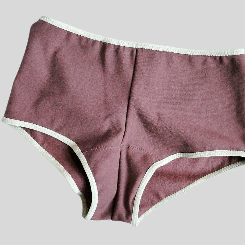 Best womens booty shorts in organic cotton | Organic cotton underwear for women shop | Made in Canada women's underwear