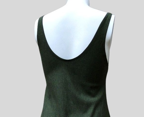 Dark green organic cotton tank top Canada | Shop organic cotton yoga clothing | 